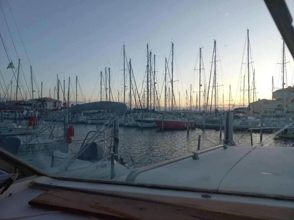 לאוקאט Bateau Hebergement Insolites מראה חיצוני תמונה